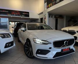 Volvo V60 B4 (d) Geartronic Momentum Business Pro