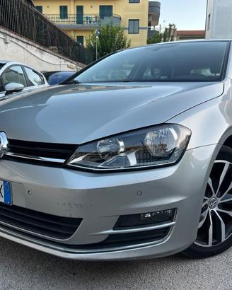 Volkswagen Golf 1.6 TDI 5p. 4MOTION Highline BlueM