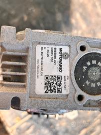 Motore elettrico con riduttore Motovario