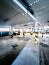 Garace mq 1100 ad. corso secondigliano