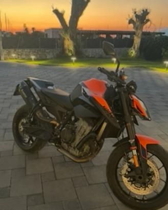 Ktm duke 890