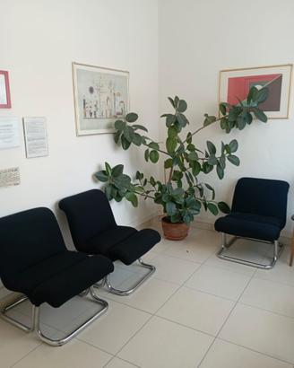 Locale in centro servizi