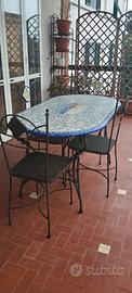 Tavolo in ceramica di Vietri con 4 sedie in ferro 
