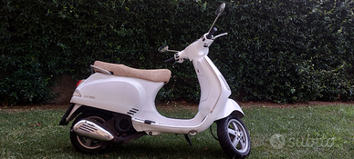 Piaggio Vespa LX150