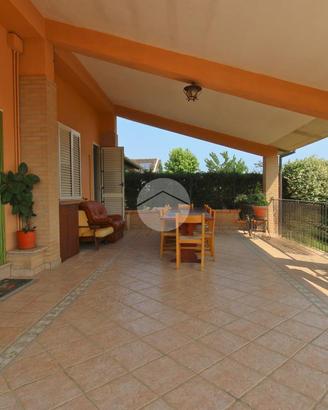 CASA SEMINDIPENDENTE A ROSETO DEGLI ABRUZZI