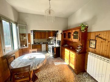CASA SEMINDIPENDENTE A CARAVONICA