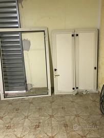 Finestra in alluminio con telaio