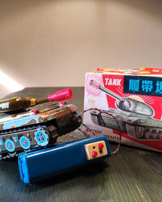 Carro armato in latta anni '60