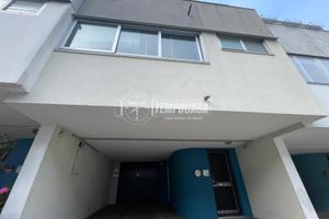 VILLETTA A SCHIERA CON GIARDINO , VIA CORELLI, CAS