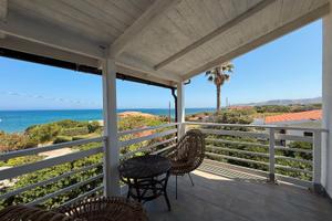 Villa bifamiliare, a 50 m dal mare, ristrutturata