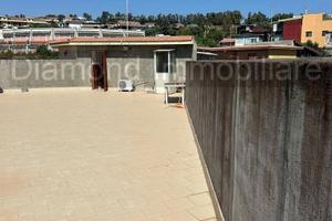 Appartamento con terrazza ad Aci Catena
