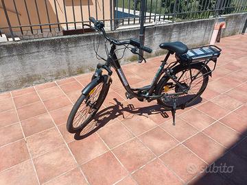 bicicletta elettrica NUOVA
