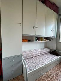 CAMERA RAGAZZI 2 LETTI - 5 ANTE - 4 CASSETTI