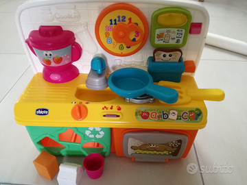 La mia prima cucina bilingue marca Chicco