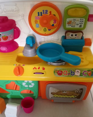 La mia prima cucina bilingue marca Chicco