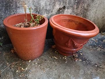 vasi cotto e plastica varie forme misure piante