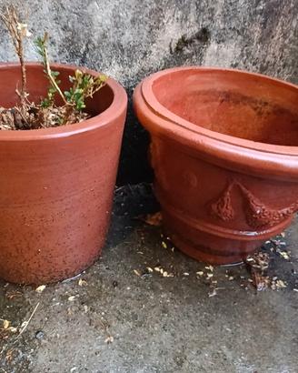 vasi cotto e plastica varie forme misure piante