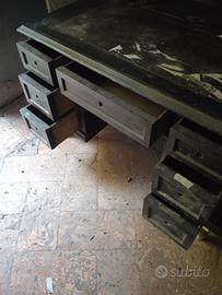 Scrivania in massello 