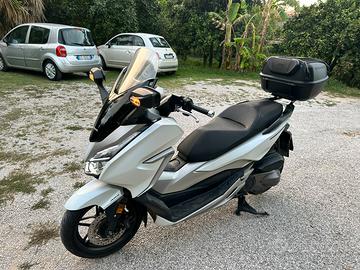 Honda Forza 300