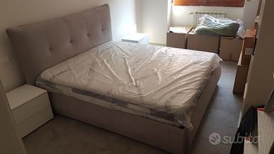 Letto matrimoniale con materasso Mondo Convenineza