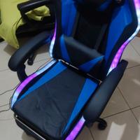 Sedia da gaming con cuscino massaggiante