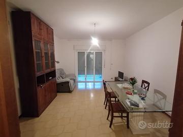 Tavolo soggiorno e mobile