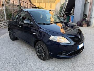 LANCIA Ypsilon Hybrid 1.0 FireFly Ecochic Gold -
