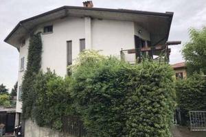 Immobile in asta di 384 m² con più di 5 locali e b