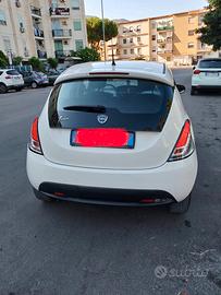 LANCIA Y