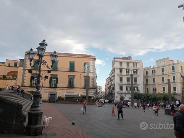 2 LOCALI A TORRE DEL GRECO