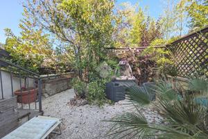 VILLA A SCHIERA A CIAMPINO