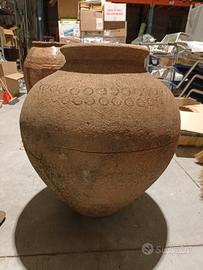 anfora antica, giara fatta a mano 