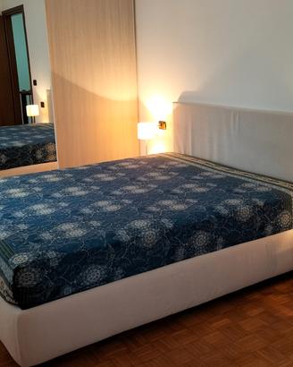 Posto letto in camera matrimoniale