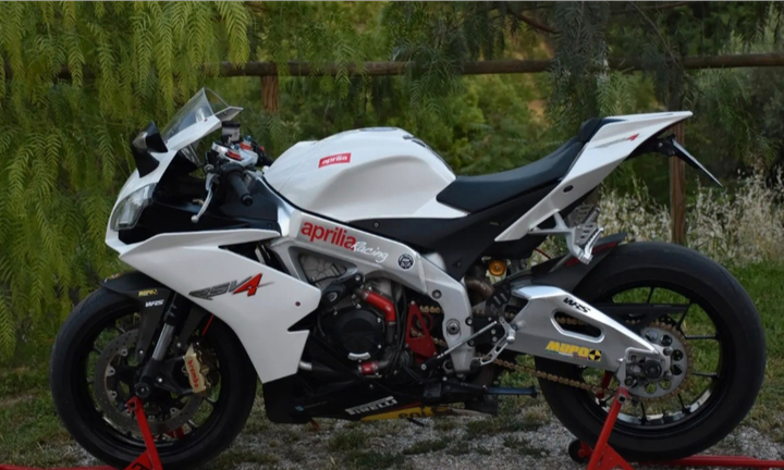 Aprilia rsv4