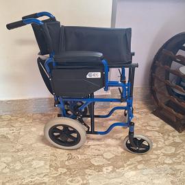 carrozzina per anziani o disabili 