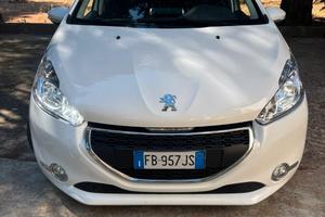 Peugeot 208 1.4 HDi 68 CV 5 porte Allure