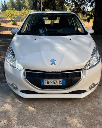 Peugeot 208 1.4 HDi 68 CV 5 porte Allure