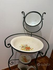 Set catino con brocca e specchio