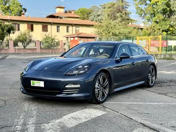 PORSCHE Panamera 4s