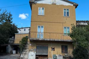 Casa indipendente con terreno