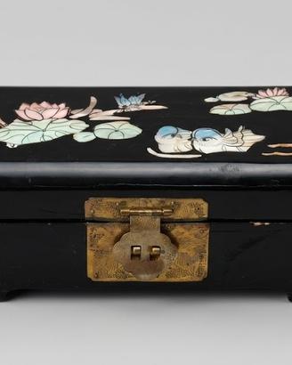 Scatola Portagioie Vintage in Legno Laccato