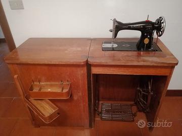 Macchina da cucire SINGER con mobiletto