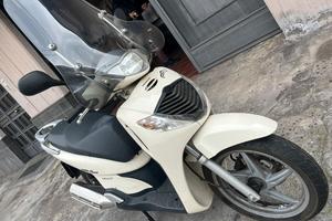 Honda sh 150i (no abs) km 9800 UNI.CO