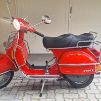 Vespa P200E