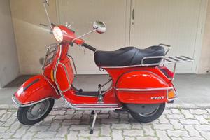 Vespa P200E