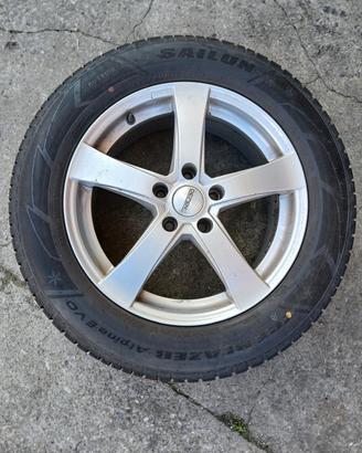 4 pneumatici invernali con cerchi