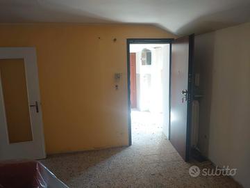bilocale ultimo piano senza ascensore 
