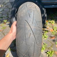 Gomma posteriore moto 180/55 zr17