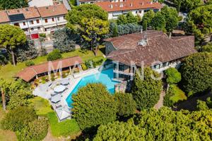 Villa di 1200 m² con più di 5 locali e box auto do