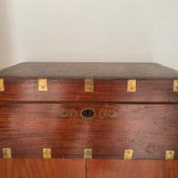 Baule coloniale anglo-indiano da viaggio